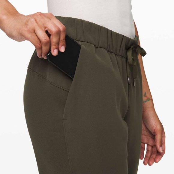 ***NWT Lululemon On the Fly Jogger - Woven*** - Picture 2 of 5